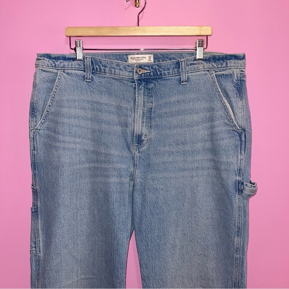Abercrombie & Fitch Jeans Women’s Size 18 Long Light Blue Denim 90’s Relaxed - Picture 3 of 9